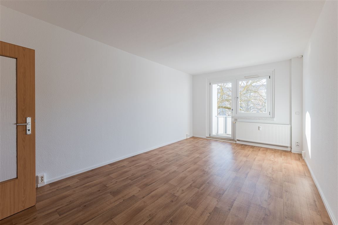 ++ zentrumsnah ++ Singlewohnung mit Südbalkon und großer Küche, 09130 Chemnitz (Sonnenberg Süd), Etagenwohnung