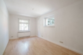 Wohnzimmer - Altbauwohnung mit großer Küche, Tageslichtbad und eigenem Hausgarten