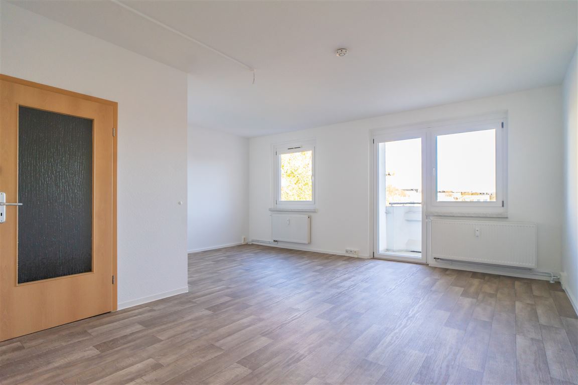 * helle 2 Zimmerwohnung mit Balkon / Zentrumsnah *, 09130 Chemnitz (Sonnenberg Süd), Etagenwohnung